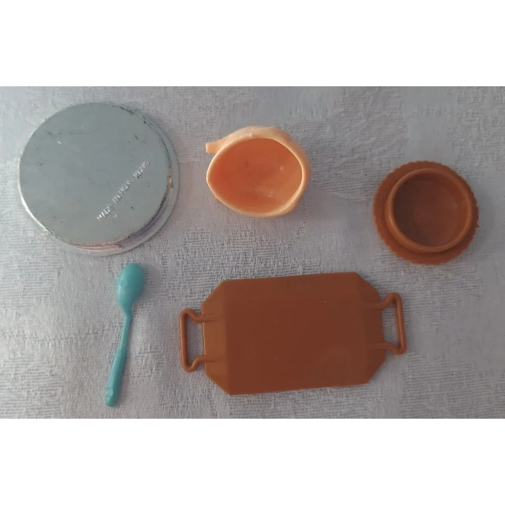 VINTAGE LOT OF BARBIE DOLL KITCHEN FOOD ACCESSORIES TURKEY, PIE, EGGS, MILK